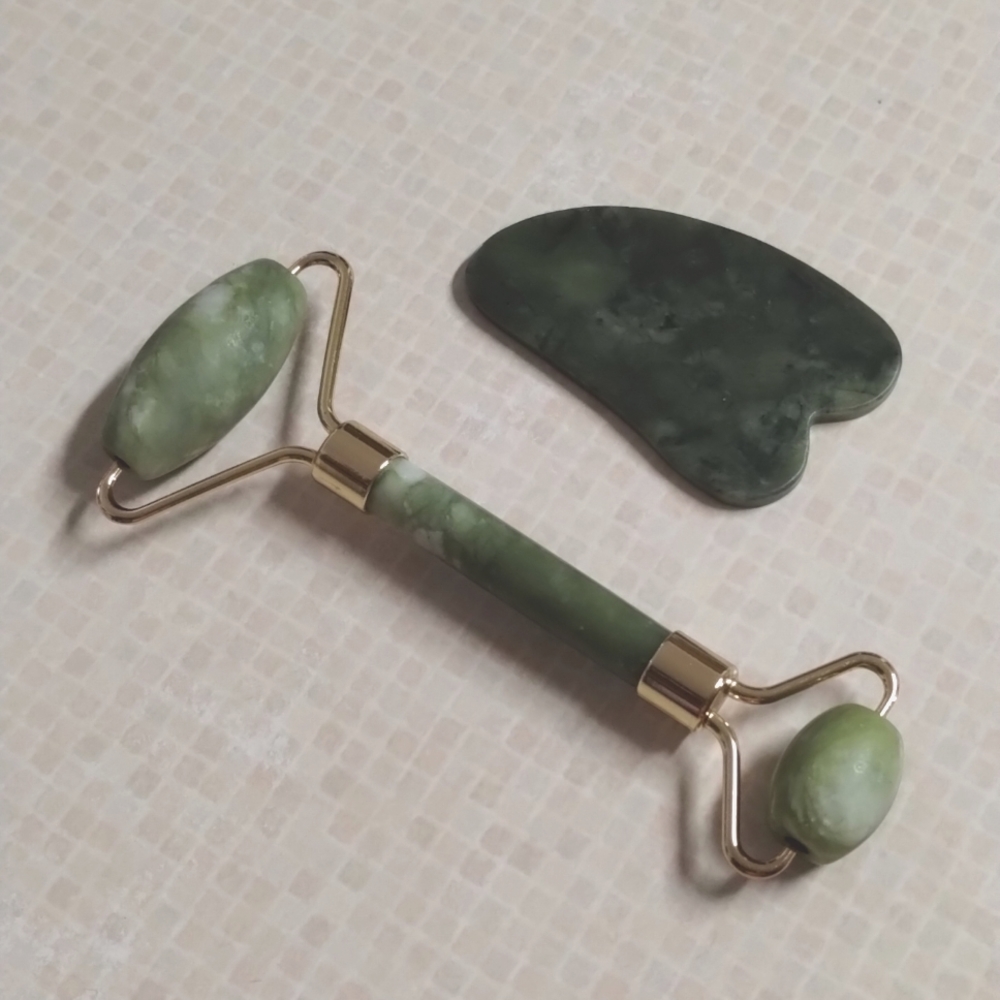 Jade Facial Roller and Massage Tool